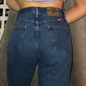 31x30 VINTAGE WRANGLER MOM JEANS 🦋